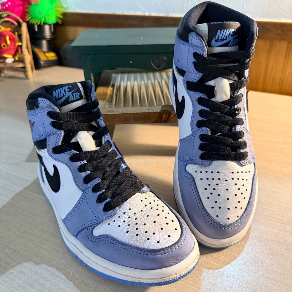 Nike Air Jordan Retro 1 High - University Blue